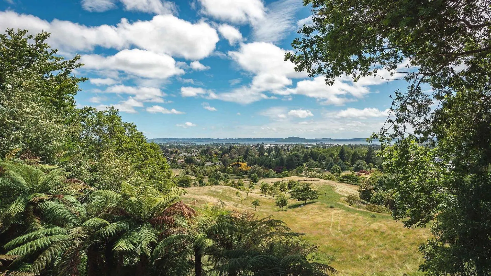 Haven On The Hill - Panoramic Views Of Rotorua Villa 0*,